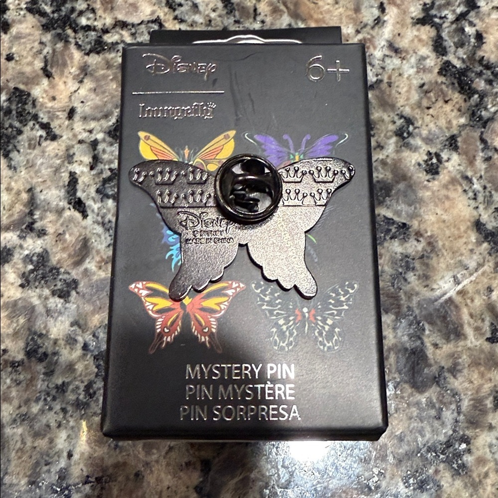Loungefly Disney Villains Butterfly Blind Box Enamel Pin- Queen of Hearts - Picture 3 of 3
